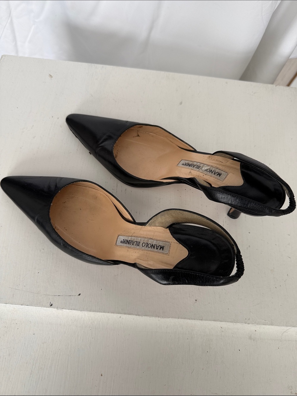 Manolo Blahnik Black Pointed Leather Slingback Pumps